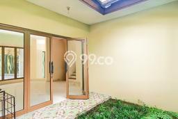 Hunian Mewah LB 165m2 Siap Pakai Desain Elegan di Bintaro, Tangerang Selatan Hunian Mewah LB 165m2 Siap Pakai Desain Elegan di Bintaro, Tangerang Selatan