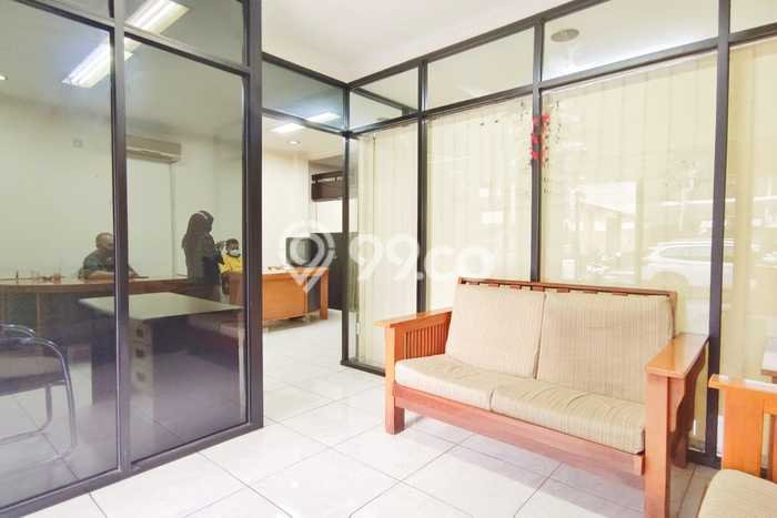 Area Ramai! Ruko Dijual di Pondok Indah untuk Bisnis Luas Bangunan 246m2 Area Ramai! Ruko Dijual di Pondok Indah untuk Bisnis Luas Bangunan 246m2