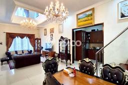 Rumah Elit LB 400m2 Siap Pakai Desain Elegan di Bintaro, Tangerang Selatan Rumah Elit LB 400m2 Siap Pakai Desain Elegan di Bintaro, Tangerang Selatan