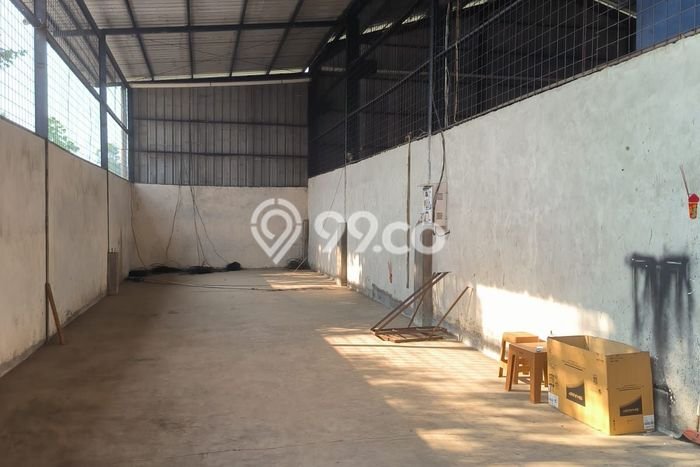 LOKASI STRATEGIS! Gudang Kawasan Jambe, Luas 925m², Pusat Bisnis LOKASI STRATEGIS! Gudang Kawasan Jambe, Luas 925m², Pusat Bisnis