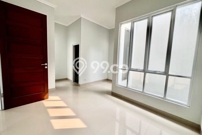 Jual Rumah Eksklusif 4 KT di BSD Nusaloka, Tangerang Jual Rumah Eksklusif 4 KT di BSD Nusaloka, Tangerang