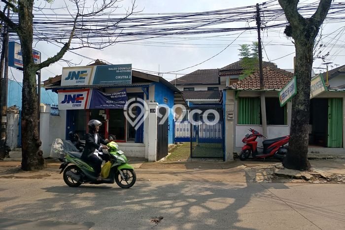 Rumah Elit Modern Tanpa Renovasi di Cikutra Bandung Rumah Elit Modern Tanpa Renovasi di Cikutra Bandung