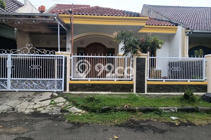 Disewakan! Rumah 3 Kamar Tidur &
2 Kamar Mandi di Soekarno Hatta, Bandung Disewakan! Rumah 3 Kamar Tidur &
2 Kamar Mandi di Soekarno Hatta, Bandung