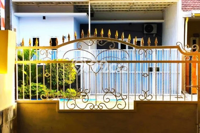 For Sale Rumah 5 Kamar Lokasi Strategis Bagus dan Strategis di Sidoarjo For Sale Rumah 5 Kamar Lokasi Strategis Bagus dan Strategis di Sidoarjo