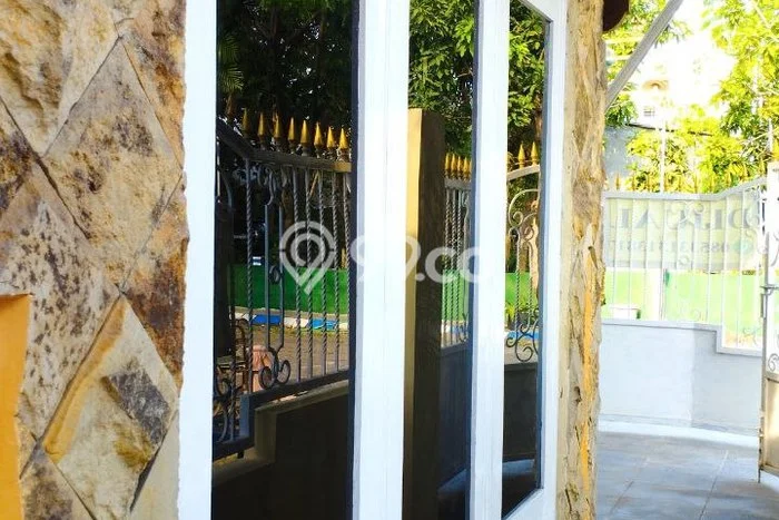 For Sale Rumah 5 Kamar Lokasi Strategis Bagus dan Strategis di Sidoarjo For Sale Rumah 5 Kamar Lokasi Strategis Bagus dan Strategis di Sidoarjo