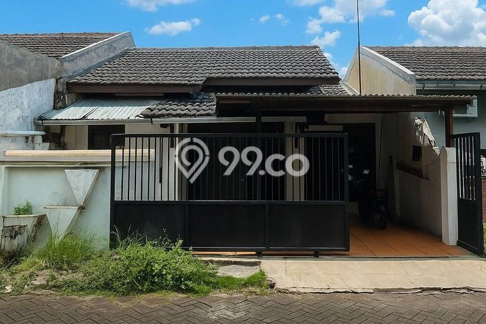 Dijual Rumah 3 Kamar Lokasi Strategis Nyaman dan Strategis di Rungkut Dijual Rumah 3 Kamar Lokasi Strategis Nyaman dan Strategis di Rungkut