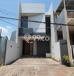 Dijual Hunian Rumah Terawat 3 KT di Dharma Husada, Surabaya Dijual Hunian Rumah Terawat 3 KT di Dharma Husada, Surabaya