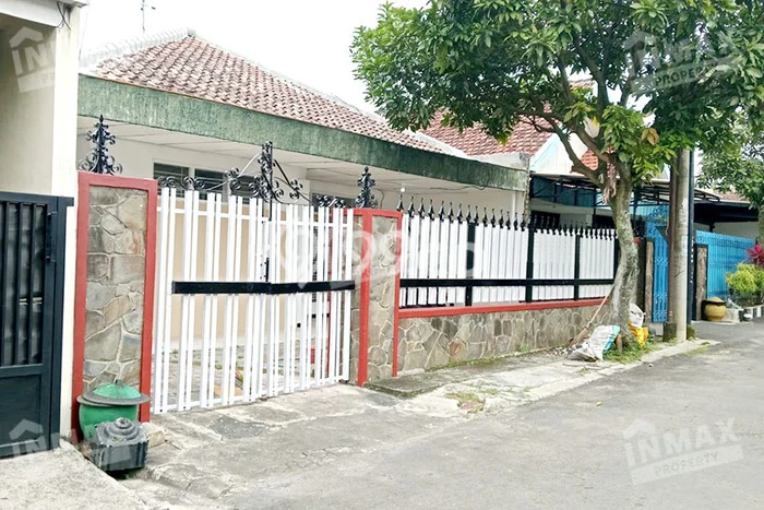 Sewa cepat rumah minimalis lokasi strategis 3 Kamar di Blimbing, Malang Sewa cepat rumah minimalis lokasi strategis 3 Kamar di Blimbing, Malang