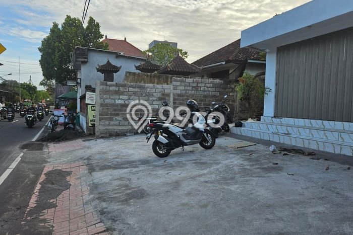 Ruko Dijual di Denpasar LT 200m2 & LB 90m2 Lokasi Terbaik! Ruko Dijual di Denpasar LT 200m2 & LB 90m2 Lokasi Terbaik!