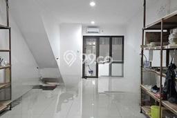 Ruko untuk disewa di Cipondoh punya LT 72m2 & LB 164m2 harga sewa kompetitif Ruko untuk disewa di Cipondoh punya LT 72m2 & LB 164m2 harga sewa kompetitif