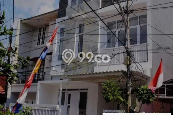 Disewakan Hunian Konsep Modern di Tebet Jakarta Selatan dengan 5 Kamar Disewakan Hunian Konsep Modern di Tebet Jakarta Selatan dengan 5 Kamar