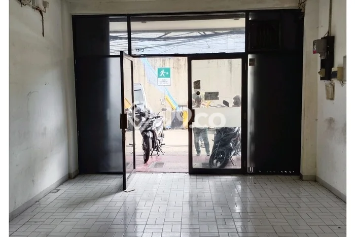 Ruko Kawasan Niaga di , Luas 225m2m², Siap Operasional Ruko Kawasan Niaga di , Luas 225m2m², Siap Operasional