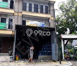Ruko Disewa di Jakarta Barat dengan LB 300m2 Area Komersial Ramai Ruko Disewa di Jakarta Barat dengan LB 300m2 Area Komersial Ramai