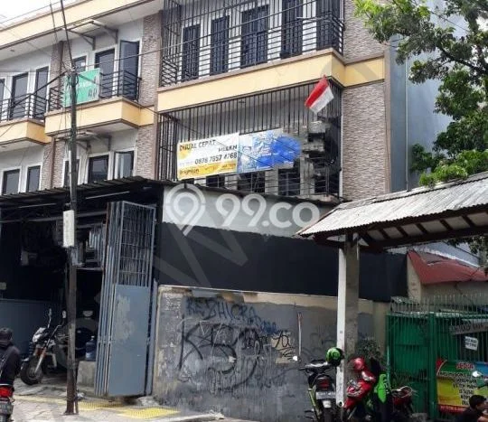 Ruko Disewa di Jakarta Barat dengan LB 300m2 Area Komersial Ramai Ruko Disewa di Jakarta Barat dengan LB 300m2 Area Komersial Ramai