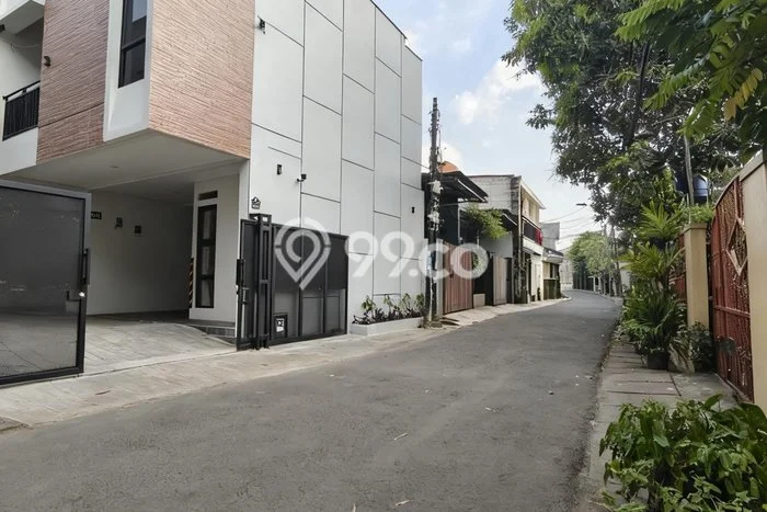 Rumah sewa siap huni 2 KT di Cipedak, Jakarta Selatan Rumah sewa siap huni 2 KT di Cipedak, Jakarta Selatan