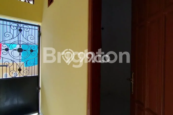 Disewakan! Rumah 5 Kamar Tidur &
3 Kamar Mandi di Permata Jingga, Malang Disewakan! Rumah 5 Kamar Tidur &
3 Kamar Mandi di Permata Jingga, Malang