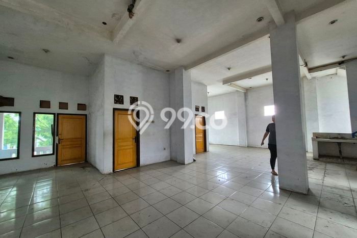 Ruko Disewa di Malang dengan LB 200m2 Area Komersial Ramai Ruko Disewa di Malang dengan LB 200m2 Area Komersial Ramai