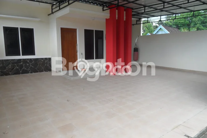 Rumah Sederhana Dijual di Sanankulon 3 Kamar dengan Luas Tanah 144m2 Rumah Sederhana Dijual di Sanankulon 3 Kamar dengan Luas Tanah 144m2