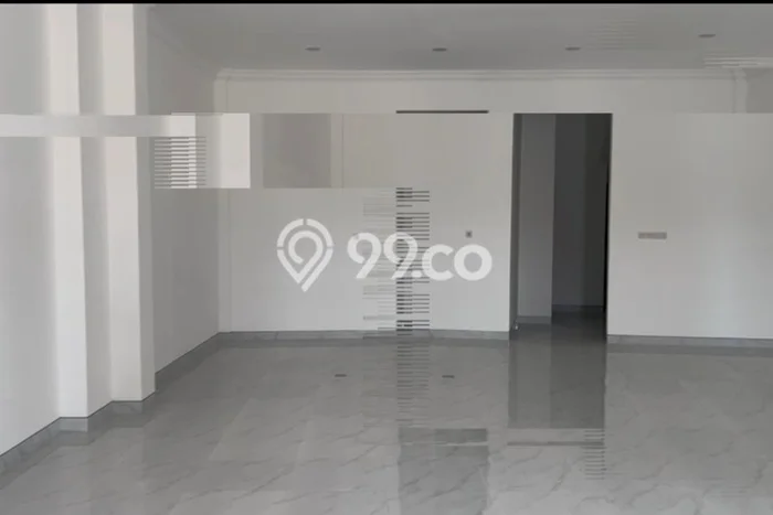Ruko Area Strategis di Probolinggo, Luas 235m2m², Disewakan Ruko Area Strategis di Probolinggo, Luas 235m2m², Disewakan