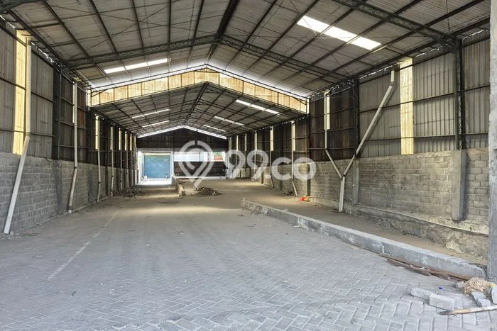 Gudang Strategis di Beji, Luas 1800m2m², Area Bisnis, Tingkat Keramaian Tinggi Gudang Strategis di Beji, Luas 1800m2m², Area Bisnis, Tingkat Keramaian Tinggi