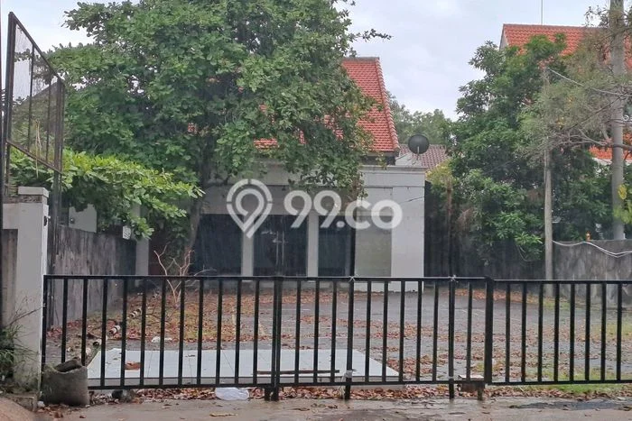 Ruko Kawasan Bisnis Kawasan Probolinggo, Luas 700m2m², Siap Operasional Ruko Kawasan Bisnis Kawasan Probolinggo, Luas 700m2m², Siap Operasional