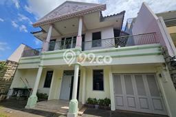 Rumah Modern LT 405m² Terawat di Jelambar, Dekat Sekolah, Jakarta Barat Rumah Modern LT 405m² Terawat di Jelambar, Dekat Sekolah, Jakarta Barat