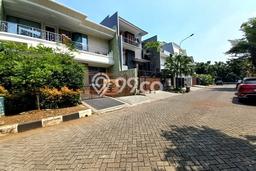 Hunian Eksklusif Dijual LT 250m2 di Kembangan, Jakarta Barat Hunian Eksklusif Dijual LT 250m2 di Kembangan, Jakarta Barat