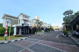 Rumah area Kuningan, Jakarta Selatan, Luas 136m² LB 270m² - INVESTASI TERBAIK! Rumah area Kuningan, Jakarta Selatan, Luas 136m² LB 270m² - INVESTASI TERBAIK!