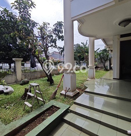 Hunian Mewah LB 350m2 Siap Pakai Desain Elegan di Meruya, Jakarta Barat Hunian Mewah LB 350m2 Siap Pakai Desain Elegan di Meruya, Jakarta Barat