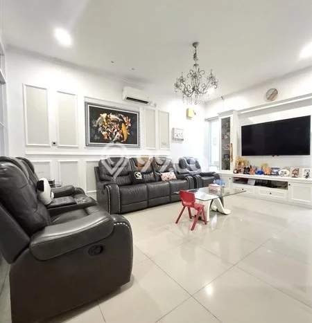 Jual Rumah Luas Megah Dengan View Cantik di Puri Mansion, Jakarta Barat Jual Rumah Luas Megah Dengan View Cantik di Puri Mansion, Jakarta Barat