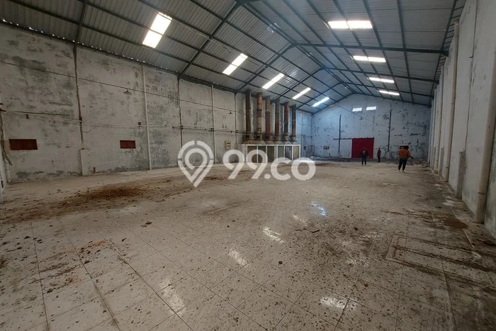 LOKASI PREMIUM! Gudang Kawasan Sawit, Luas 2400m2m², Jalan Utama LOKASI PREMIUM! Gudang Kawasan Sawit, Luas 2400m2m², Jalan Utama