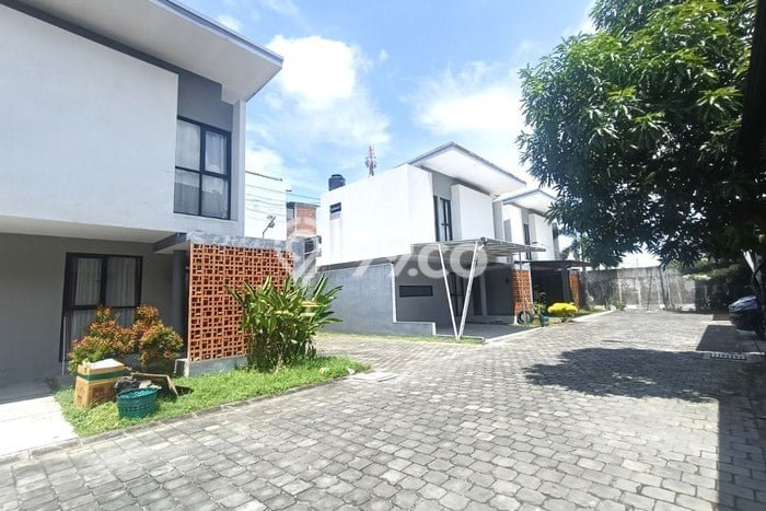 Lokasi terbaik! Rumah siap huni disewakan di Colomadu LB 115m2 Lokasi terbaik! Rumah siap huni disewakan di Colomadu LB 115m2