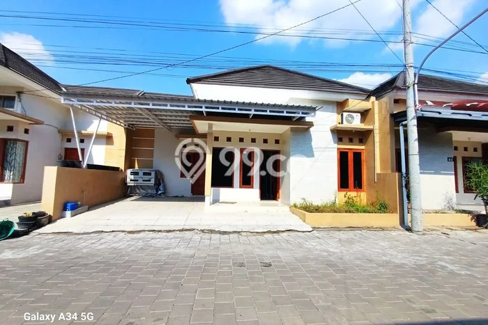 Lokasi strategis! Rumah siap pakai dikontrakkan di Kartasura LB 70m2 Lokasi strategis! Rumah siap pakai dikontrakkan di Kartasura LB 70m2