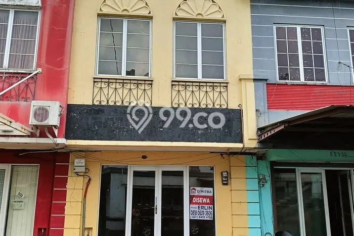 Disewakan Ruko Kawasan Kota Wisata, Luas 96m², Lokasi Strategis, Ready Untuk Dipakai Disewakan Ruko Kawasan Kota Wisata, Luas 96m², Lokasi Strategis, Ready Untuk Dipakai
