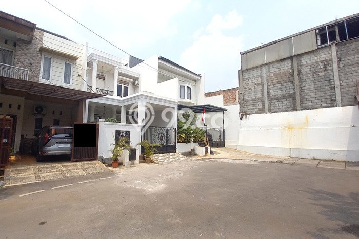 Rumah Luxury Modern Tanpa Renovasi di Pondok Kelapa Jakarta Timur Rumah Luxury Modern Tanpa Renovasi di Pondok Kelapa Jakarta Timur