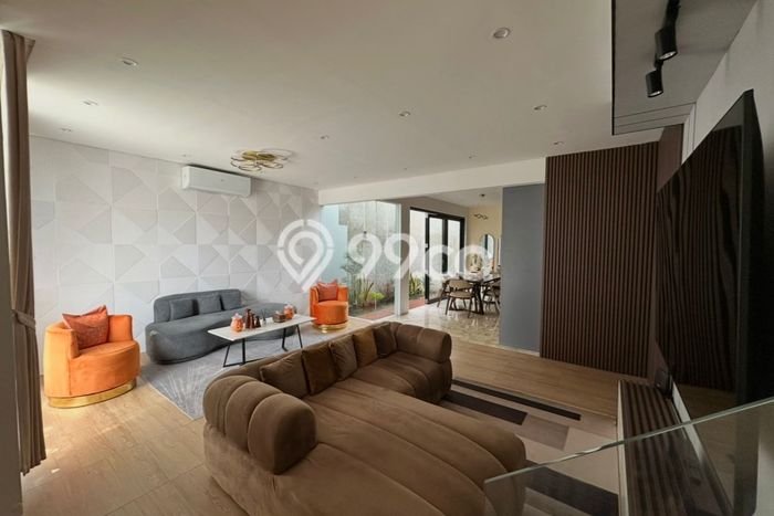 Siap Huni Rumah Mewah 3 Kamar di Telukjambe Timur Dekat ke Mana Pun Siap Huni Rumah Mewah 3 Kamar di Telukjambe Timur Dekat ke Mana Pun