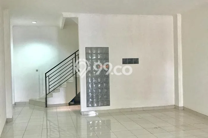 Ruko Disewa di Bandung dengan LB 220m2 Area Komersial Ramai Ruko Disewa di Bandung dengan LB 220m2 Area Komersial Ramai