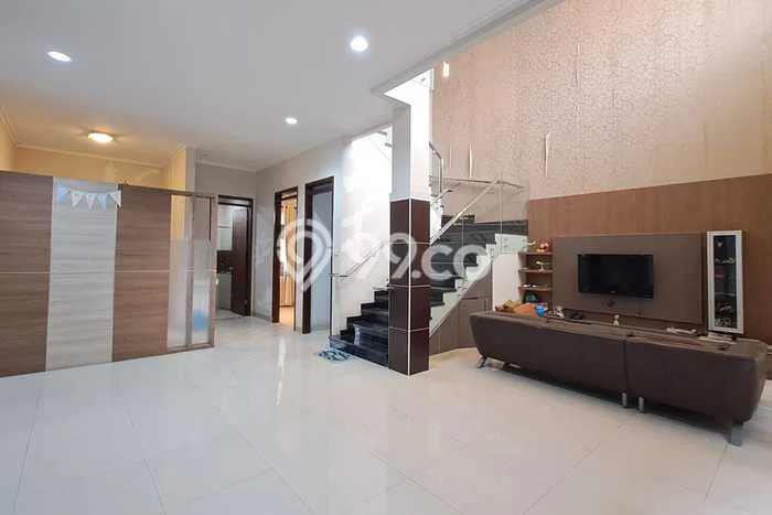 Disewakan Rumah Konsep Minimalis di Batununggal Bandung dengan 4 KT Disewakan Rumah Konsep Minimalis di Batununggal Bandung dengan 4 KT