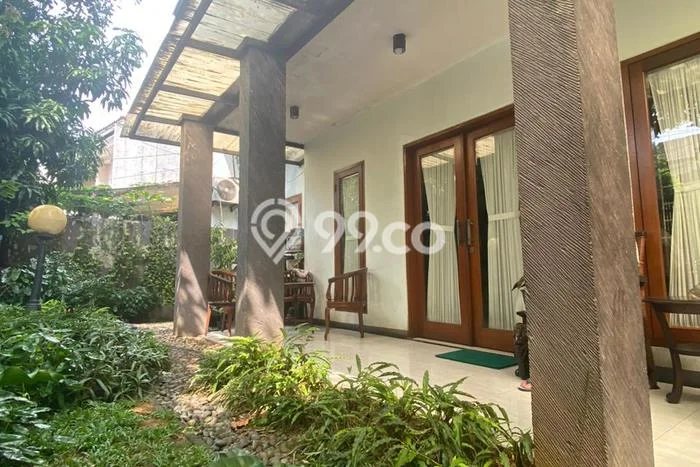 Rumah Mewah LB 244m2 Siap Huni Desain Elegan di Pakubuwono, Jakarta Selatan Rumah Mewah LB 244m2 Siap Huni Desain Elegan di Pakubuwono, Jakarta Selatan