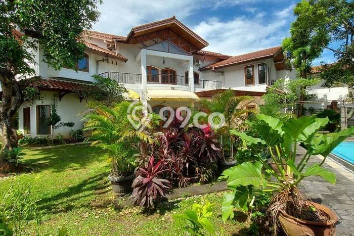 Jual Rumah Mewah Megah Dengan View Eksklusif di Pondok Indah, Jakarta Selatan Jual Rumah Mewah Megah Dengan View Eksklusif di Pondok Indah, Jakarta Selatan