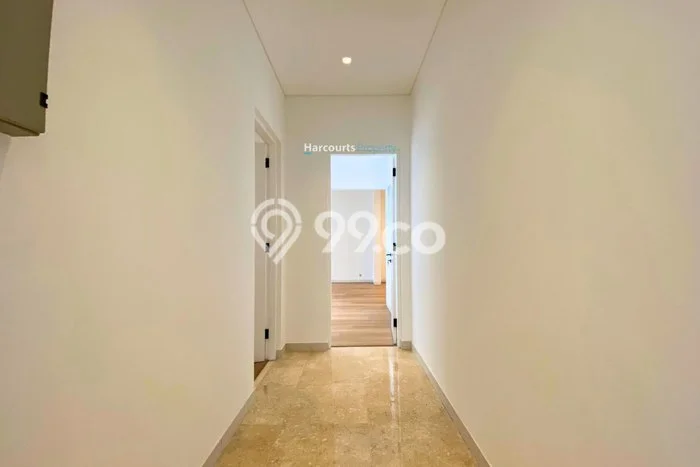 Sewa Rumah Nyaman LT 650m2 / LB 800m2 di SCBD, Jakarta Selatan Sewa Rumah Nyaman LT 650m2 / LB 800m2 di SCBD, Jakarta Selatan