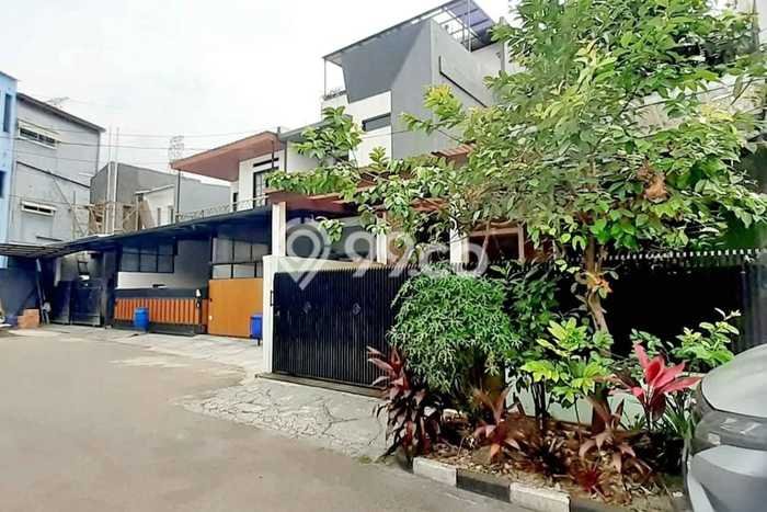 Rumah Modern Cantik 4 Kamar Siap Huni di Antapani Rumah Modern Cantik 4 Kamar Siap Huni di Antapani