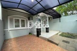 Jual Rumah Eksklusif 2 KT di Graha Raya, Tangerang Jual Rumah Eksklusif 2 KT di Graha Raya, Tangerang