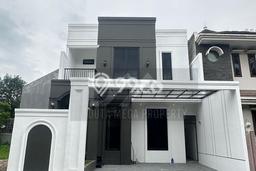 Hunian Mewah Siap Huni LT 121m2 di BSD, Tangerang Selatan Hunian Mewah Siap Huni LT 121m2 di BSD, Tangerang Selatan