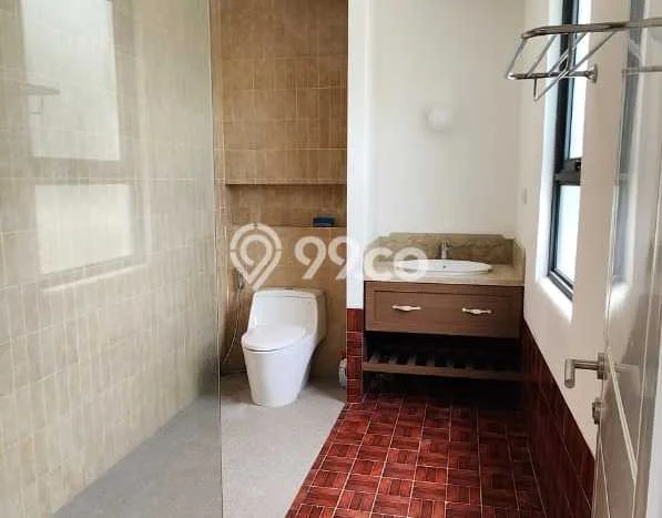 Rumah Elit Modern Tanpa Renovasi di Kav DKI Jakarta Barat Rumah Elit Modern Tanpa Renovasi di Kav DKI Jakarta Barat