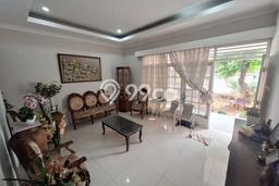 Hunian Mewah LB 250m2 Siap Pakai Desain Elegan di Meruya, Jakarta Barat Hunian Mewah LB 250m2 Siap Pakai Desain Elegan di Meruya, Jakarta Barat