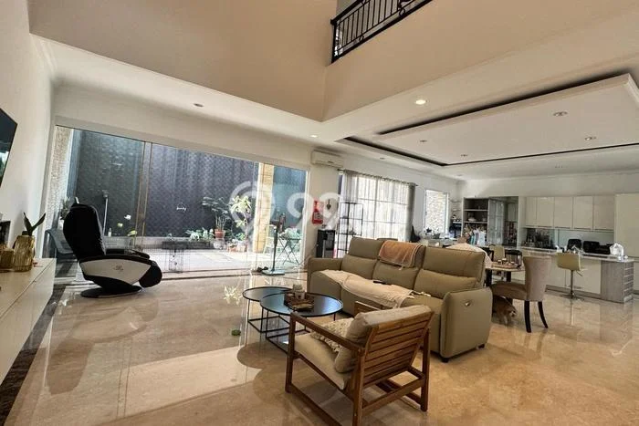 Ready to Use! Luxury House LT 300m2 Desain Elegan di Gading Serpong Ready to Use! Luxury House LT 300m2 Desain Elegan di Gading Serpong