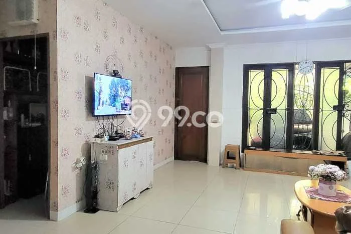 Jual Rumah Eksklusif 4 KT di Taman Palem, Jakarta Barat Jual Rumah Eksklusif 4 KT di Taman Palem, Jakarta Barat