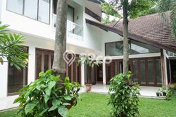 Rumah Elit Modern Tanpa Renovasi di Kemang Jakarta Selatan Rumah Elit Modern Tanpa Renovasi di Kemang Jakarta Selatan