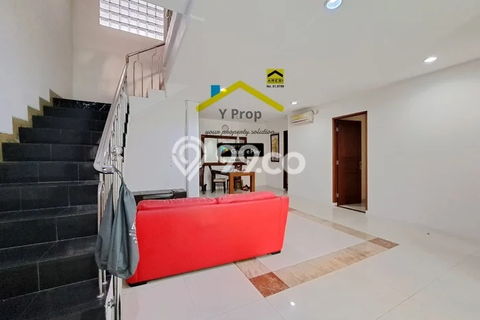 Jarang Ada! Rumah Sewa 5 Kamar Bagus Siap Huni Tanjung Duren Jarang Ada! Rumah Sewa 5 Kamar Bagus Siap Huni Tanjung Duren